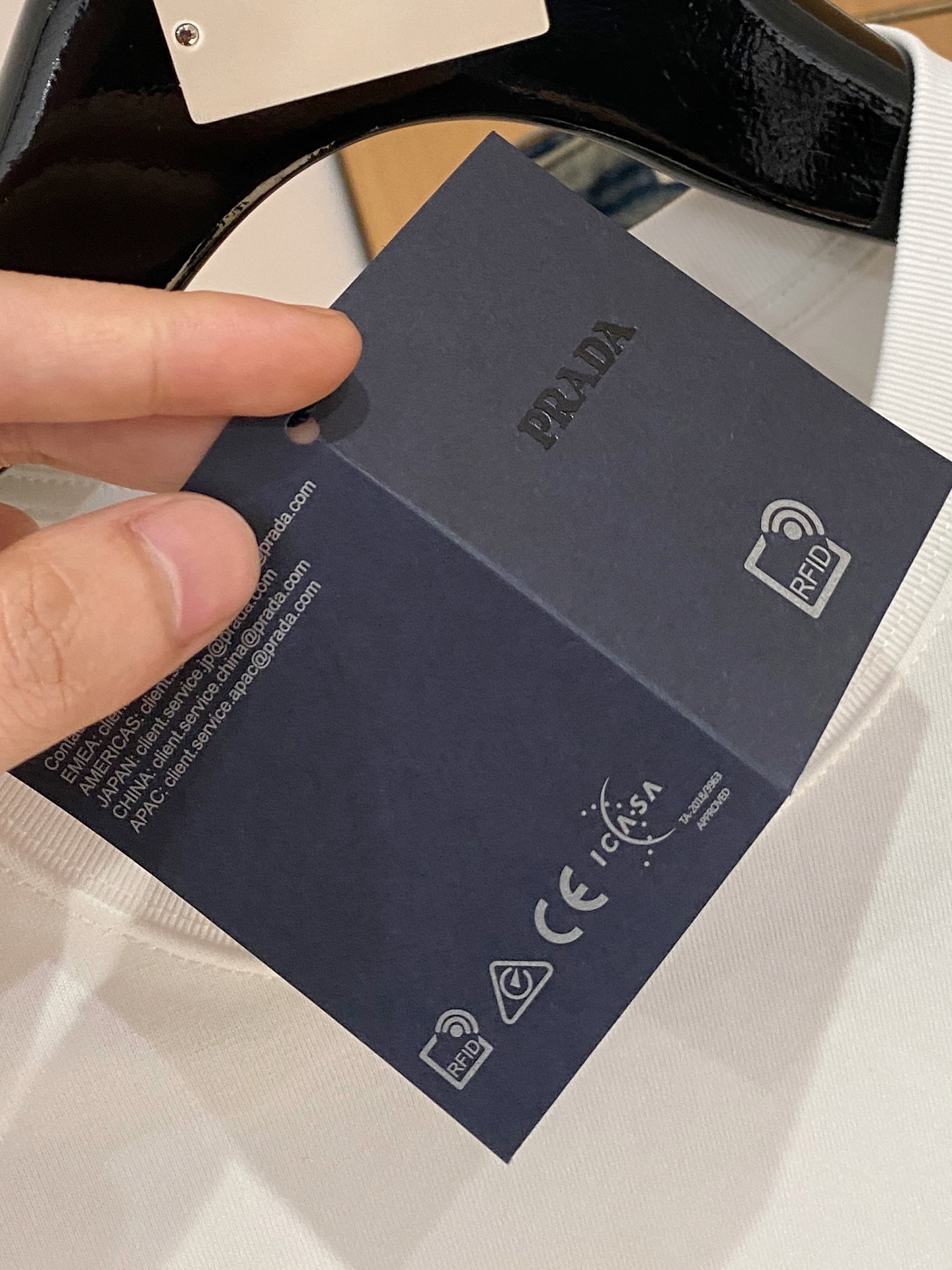 P普拉达2026夏季新款短袖T恤，个性艺术系列全网独家首发 百搭款细节处理完美纯棉面料十分精致 原版面料