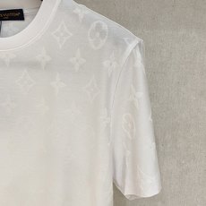 微阔版驴家2026年春夏新款男士圆领短袖T恤,高端成衣欧货系列,极具设计感的一款单品,顶级外商再生纤维面 微阔版驴家2026年春夏新款男士圆领短袖T恤,高端成衣欧货系列,极具设计感的一款单品,顶级外商再生纤维面