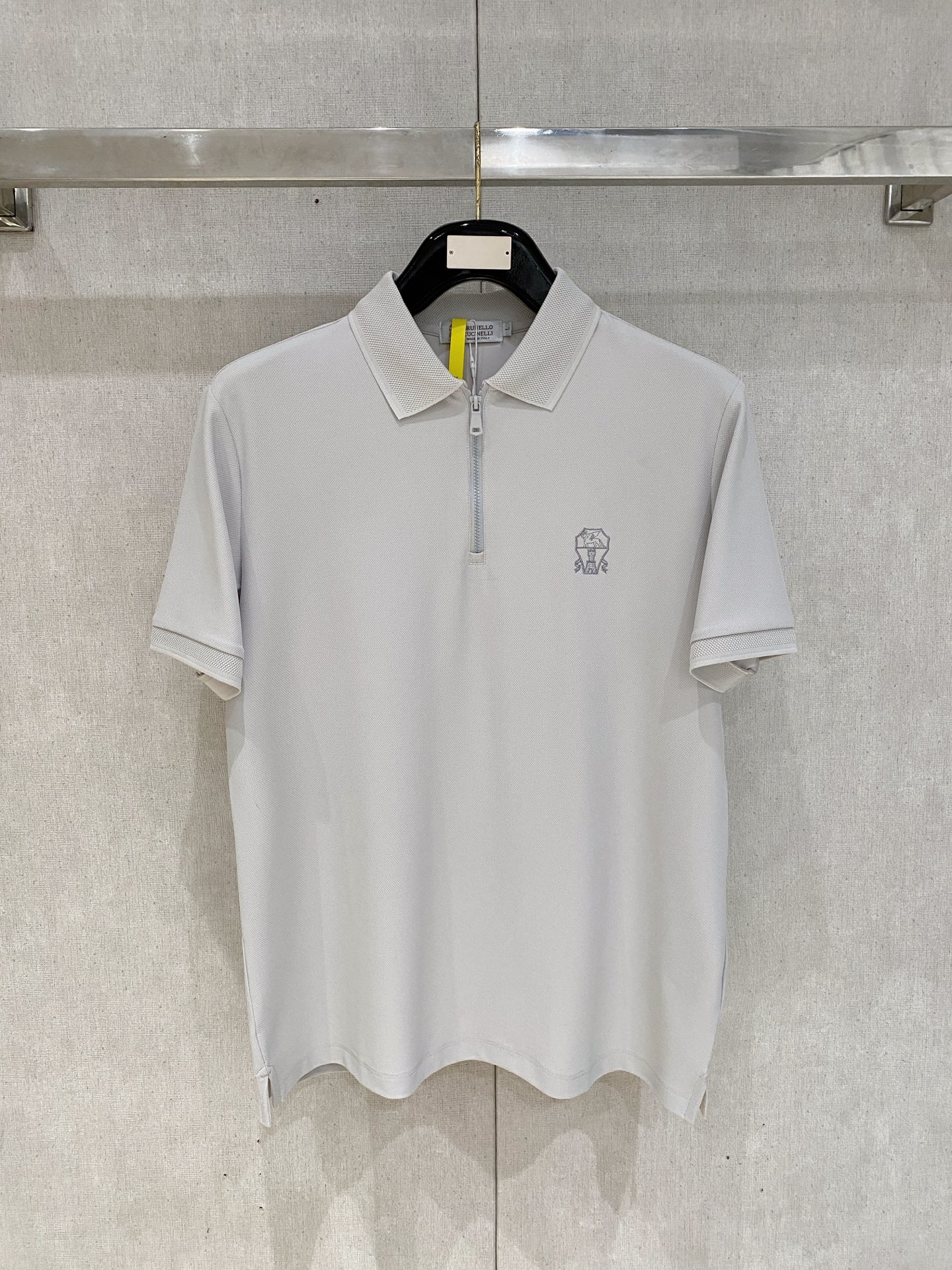 NO:777316,BC highly recommended!  Spring and summer new products are on sale at the counter. Fashionable high-end men's Polo - Logo on the chest, personalized and fashionable/Imported high-density mercerized pearls, extremely skin-friendly and comfortable. It feels very delicate, has a good texture, is cool and breathable, and is a very good overall piece. It can be worn alone as an inner layer. Size M-4Xl,,19860909BC 重磅推荐！春夏新品 专柜在售 时尚高端男装Polo-胸前Logo个性时尚/进口顶极高密度丝光珠地,极为亲肤舒适 摸上去非常的细腻,质感很好,凉爽透气,整体非常不错的一款,内搭单穿都完全没问题 尺码M-4Xl,,,Men's clothing