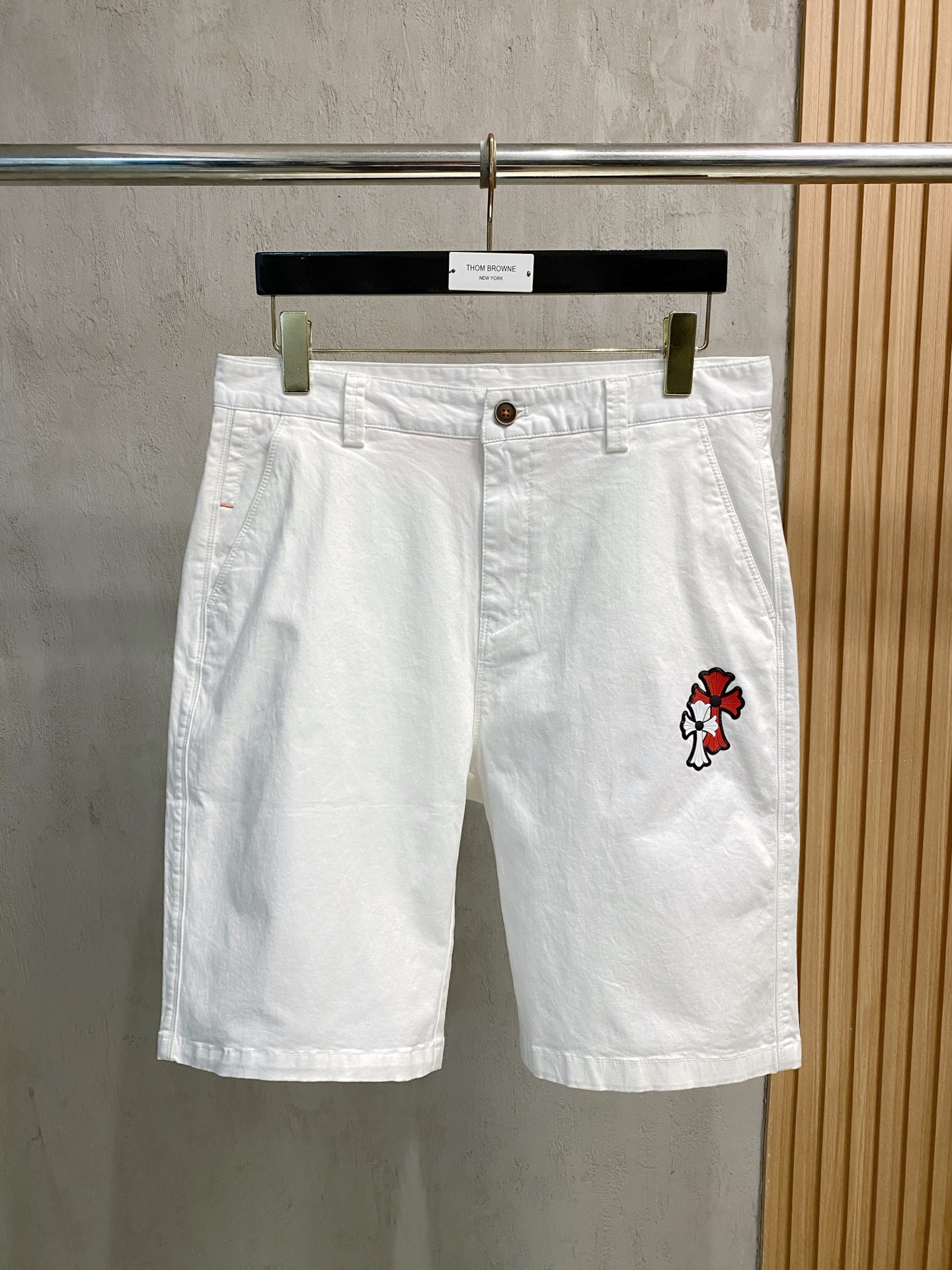 NO:777251,Croxin 2025 new summer men's casual shorts, advanced custom-made fabrics, extremely breathable, elastic and comfortable, with impeccable details, top-grade accessories, original logo design concept, delicate and soft feel!  The upper body fit is awesome!  Size M-3Xl,,chrome hearts,shorts,19860909克罗心 2025夏季新款男士休闲短裤,高级定制面料 透气弹力舒适度极高,细节无可挑剔,顶级辅料配备,原版logo设计理念,手感细腻柔软！上身版型超赞！尺码M-3Xl,,chrome hearts,shorts,,Men's clothing