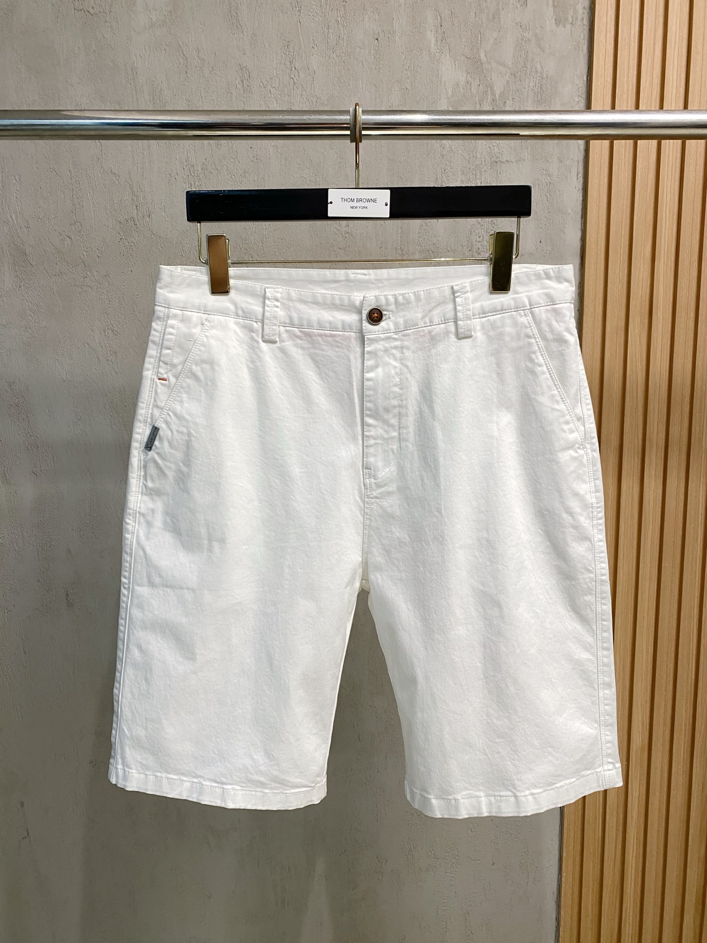NO:777255,LV 2025 new summer men's casual shorts, advanced custom fabrics, extremely breathable, elastic and comfortable, with impeccable details, top-grade accessories, original logo design concept, delicate and soft feel!  The upper body fit is awesome!  Size M-3Xl,,louis vuitton,shorts,19860909LV 2025夏季新款男士休闲短裤,高级定制面料 透气弹力舒适度极高,细节无可挑剔,顶级辅料配备,原版logo设计理念,手感细腻柔软！上身版型超赞！尺码M-3Xl,,louis vuitton,shorts,,Men's clothing