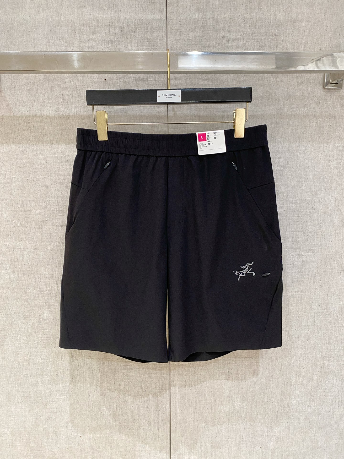 NO:841307,Arc'teryx 2025 new summer men's casual shorts, advanced custom-made fabrics, extremely breathable, elastic and comfortable, with impeccable details, top-grade accessories, original logo design concept, delicate and soft feel!  The upper body fit is awesome!  Size M-3Xl,arc'teryx,shorts,19860909始祖鸟2025夏季新款男士休闲短裤,高级定制面料 透气弹力舒适度极高,细节无可挑剔,顶级辅料配备,原版logo设计理念,手感细腻柔软！上身版型超赞！尺码M-3Xl,arc'teryx,shorts,,Men's clothing
