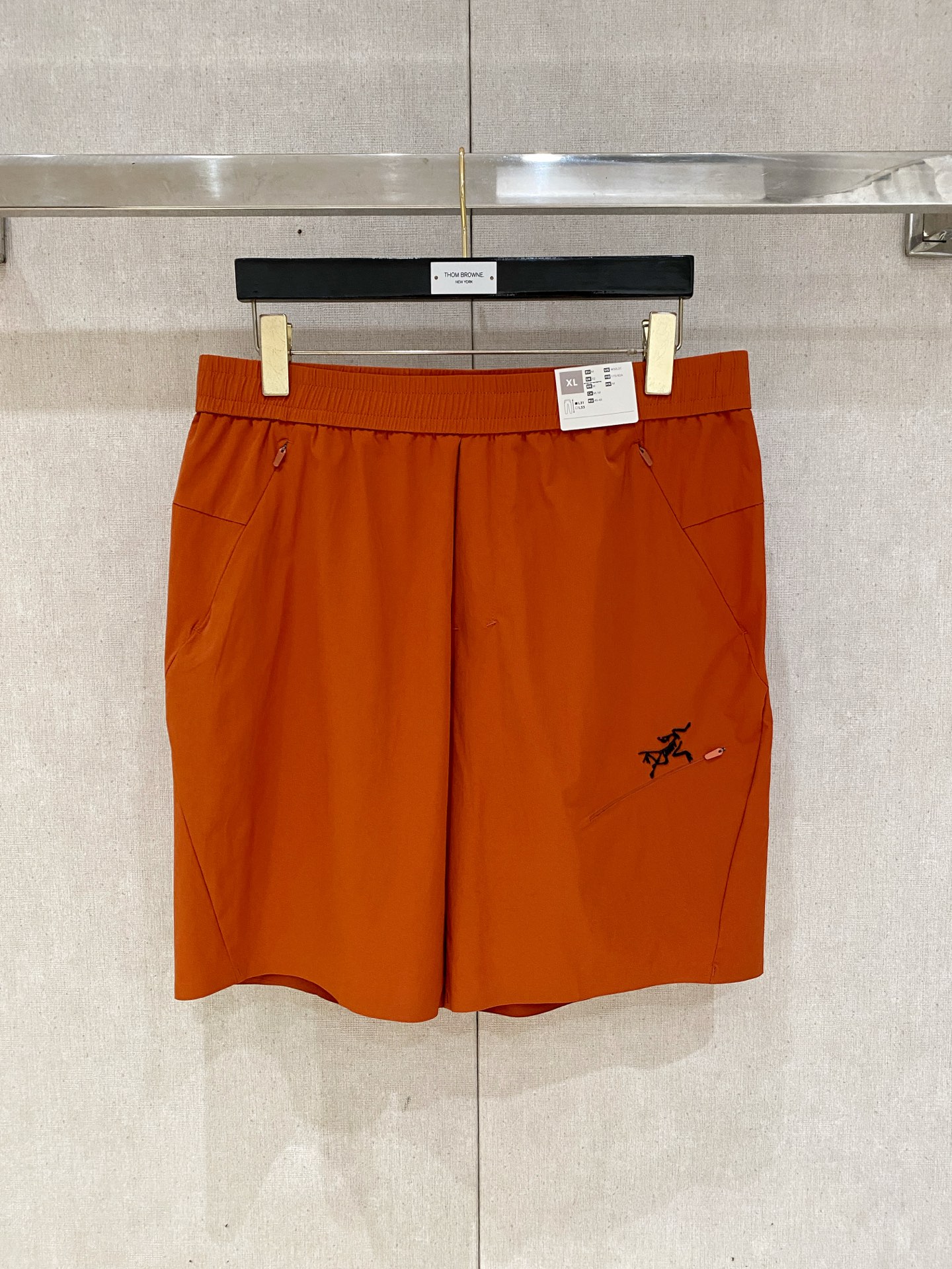 NO:841313,Arc'teryx 2025 new summer men's casual shorts, advanced custom-made fabrics, extremely breathable, elastic and comfortable, with impeccable details, top-grade accessories, original logo design concept, delicate and soft feel!  The upper body fit is awesome!  Size M-3Xl,arc'teryx,shorts,19860909始祖鸟 2025夏季新款男士休闲短裤,高级定制面料 透气弹力舒适度极高,细节无可挑剔,顶级辅料配备,原版logo设计理念,手感细腻柔软！上身版型超赞！尺码M-3Xl,arc'teryx,shorts,,Men's clothing