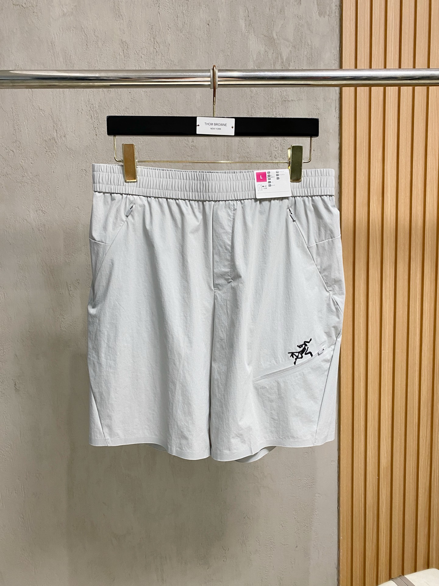 NO:848171,Arc'teryx 2025 new summer men's casual shorts, advanced custom-made fabrics, extremely breathable, elastic and comfortable, with impeccable details, top-grade accessories, original logo design concept, delicate and soft feel!  The upper body fit is awesome!  Size M-3Xl,arc'teryx,shorts,19860909始祖鸟 2025夏季新款男士休闲短裤,高级定制面料 透气弹力舒适度极高,细节无可挑剔,顶级辅料配备,原版logo设计理念,手感细腻柔软！上身版型超赞！尺码M-3Xl,arc'teryx,shorts,,Men's clothing