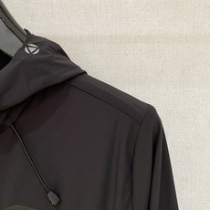 P【新品】始祖鸟 渠道精品.2026ss春夏新款运动服夹克防晒服外套!防晒衣经典之余增添了与时俱进的时尚 P【新品】始祖鸟 渠道精品.2026ss春夏新款运动服夹克防晒服外套!防晒衣经典之余增添了与时俱进的时尚
