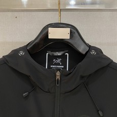 P【新品】始祖鸟 渠道精品.2026ss春夏新款运动服夹克防晒服外套!防晒衣经典之余增添了与时俱进的时尚 P【新品】始祖鸟 渠道精品.2026ss春夏新款运动服夹克防晒服外套!防晒衣经典之余增添了与时俱进的时尚