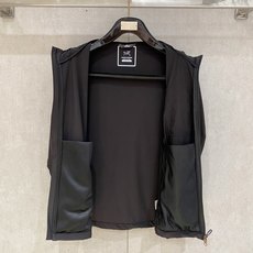 P【新品】始祖鸟 渠道精品.2026ss春夏新款运动服夹克防晒服外套!防晒衣经典之余增添了与时俱进的时尚 P【新品】始祖鸟 渠道精品.2026ss春夏新款运动服夹克防晒服外套!防晒衣经典之余增添了与时俱进的时尚