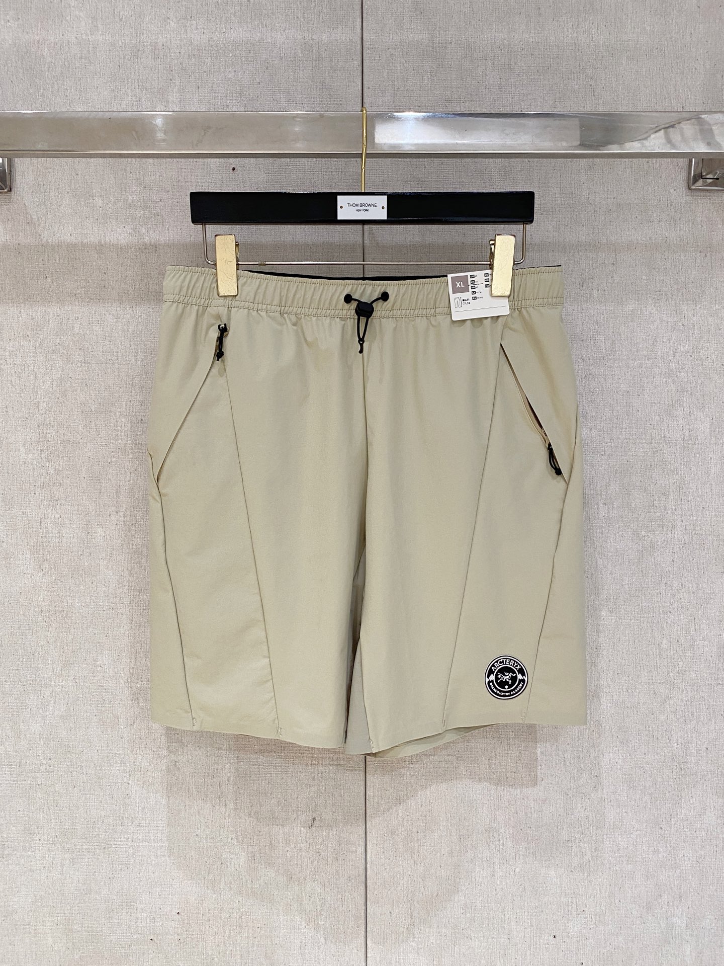 NO:849707,Arc'teryx 2025 new summer men's casual shorts, advanced custom-made fabrics, extremely breathable, elastic and comfortable, with impeccable details, top-grade accessories, original logo design concept, delicate and soft feel!  The upper body fit is awesome!  Size M-3Xl,arc'teryx,shorts,19860909始祖鸟 2025夏季新款男士休闲短裤,高级定制面料 透气弹力舒适度极高,细节无可挑剔,顶级辅料配备,原版logo设计理念,手感细腻柔软！上身版型超赞！尺码M-3Xl,arc'teryx,shorts,,Men's clothing