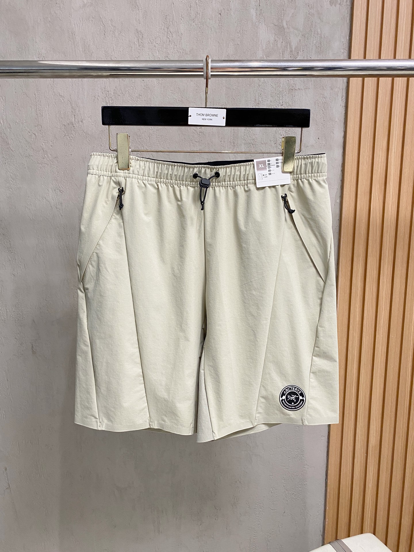 NO:846656,Arc'teryx 2025 new summer men's casual shorts, advanced custom-made fabrics, extremely breathable, elastic and comfortable, with impeccable details, top-grade accessories, original logo design concept, delicate and soft feel!  The upper body fit is awesome!  Size M-3Xl,arc'teryx,shorts,19860909始祖鸟 2025夏季新款男士休闲短裤,高级定制面料 透气弹力舒适度极高,细节无可挑剔,顶级辅料配备,原版logo设计理念,手感细腻柔软！上身版型超赞！尺码M-3Xl,arc'teryx,shorts,,Men's clothing