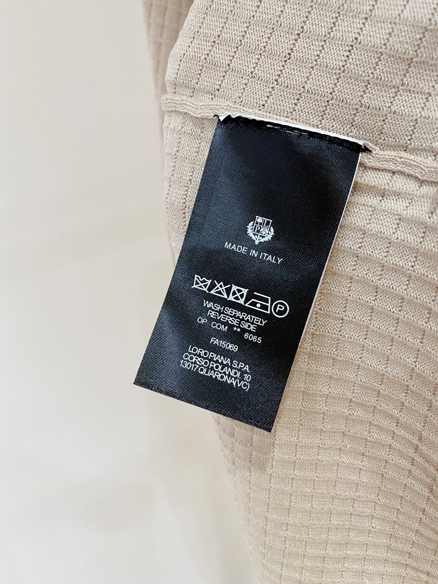 로로피아나 아세테이트 텐셀 실크 혼방 남성 반팔 티셔츠 상세 이미지 10