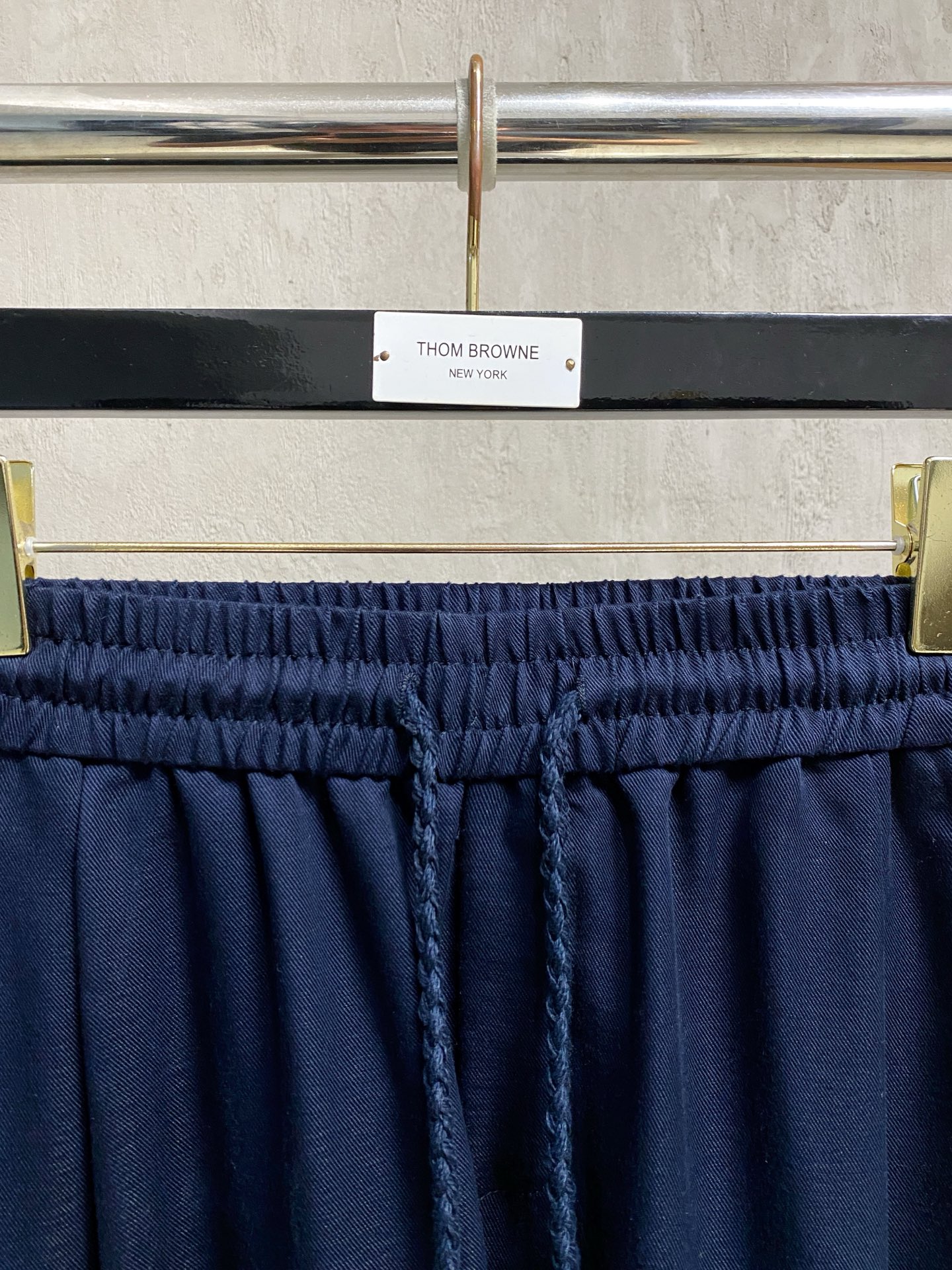 Loro Piana 春夏新款棉麻裤 26ss休闲裤金典再次出现，原单订制高品质时尚休闲裤。超级百搭款。