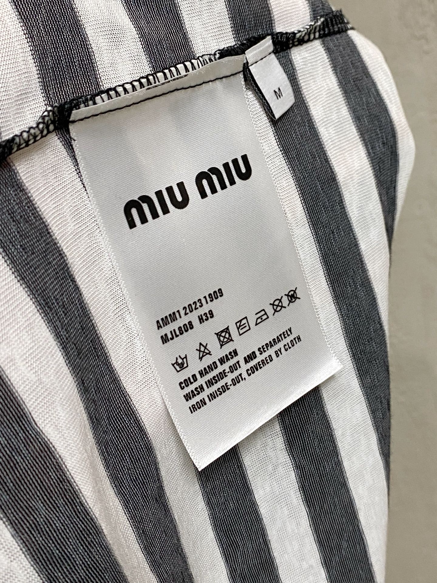 miumiu 2026 新款男士休闲打底T恤！高端定制 高版本 时尚百搭爆款⚠️宽松版型⚠️✨✨手感超柔