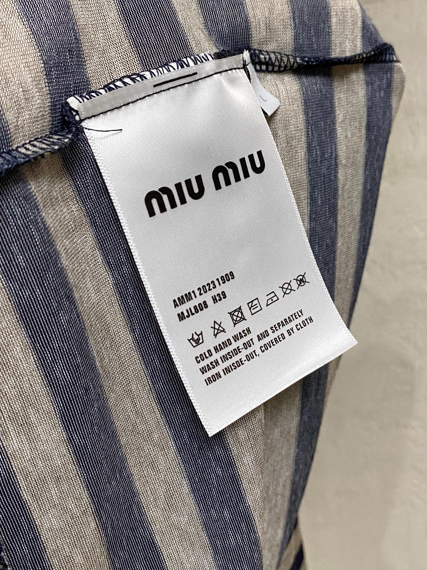 miumiu 2026 新款男士休闲打底T恤！高端定制 高版本 时尚百搭爆款⚠️宽松版型⚠️✨✨手感超柔