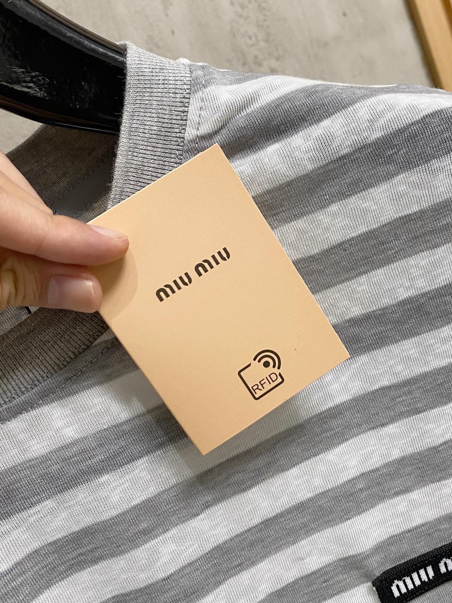 miumiu 2026 新款男士休闲打底T恤！高端定制 高版本 时尚百搭爆款⚠️宽松版型⚠️✨✨手感超柔