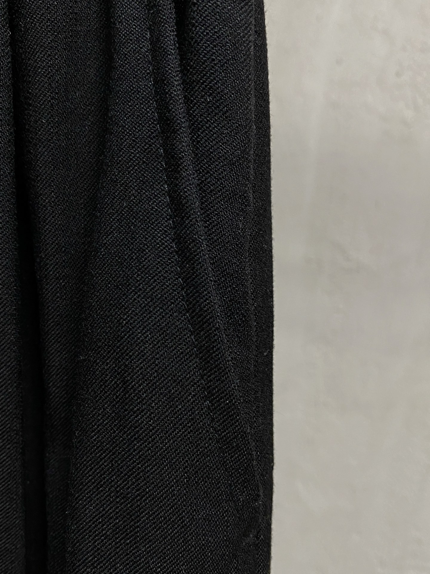 Loro Piana 春夏新款棉麻裤 26ss休闲裤金典再次出现，原单订制高品质时尚休闲裤。超级百搭款。