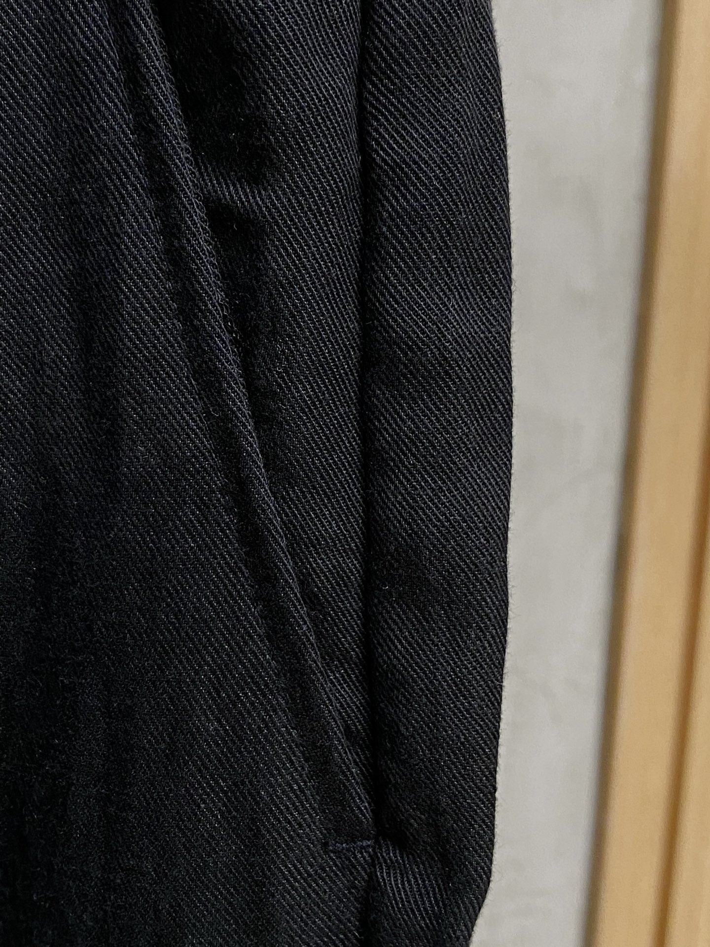 Loro Piana 春夏新款棉麻裤 26ss休闲裤金典再次出现，原单订制高品质时尚休闲裤。超级百搭款。