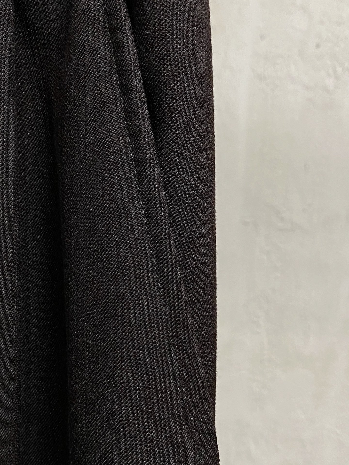 Loro Piana 春夏新款棉麻裤 26ss休闲裤金典再次出现，原单订制高品质时尚休闲裤。超级百搭款。