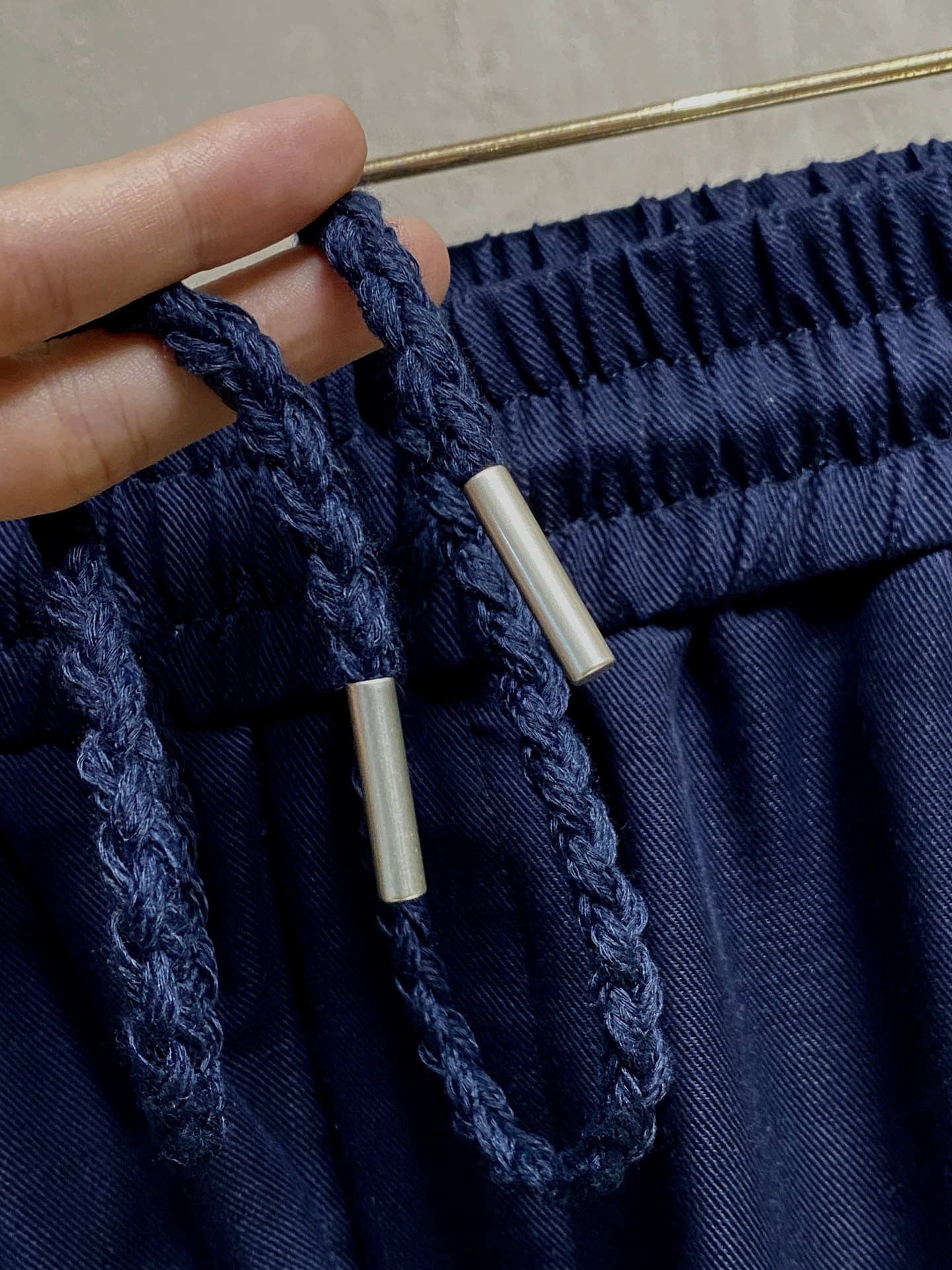 Loro Piana 春夏新款棉麻裤 26ss休闲裤金典再次出现，原单订制高品质时尚休闲裤。超级百搭款。