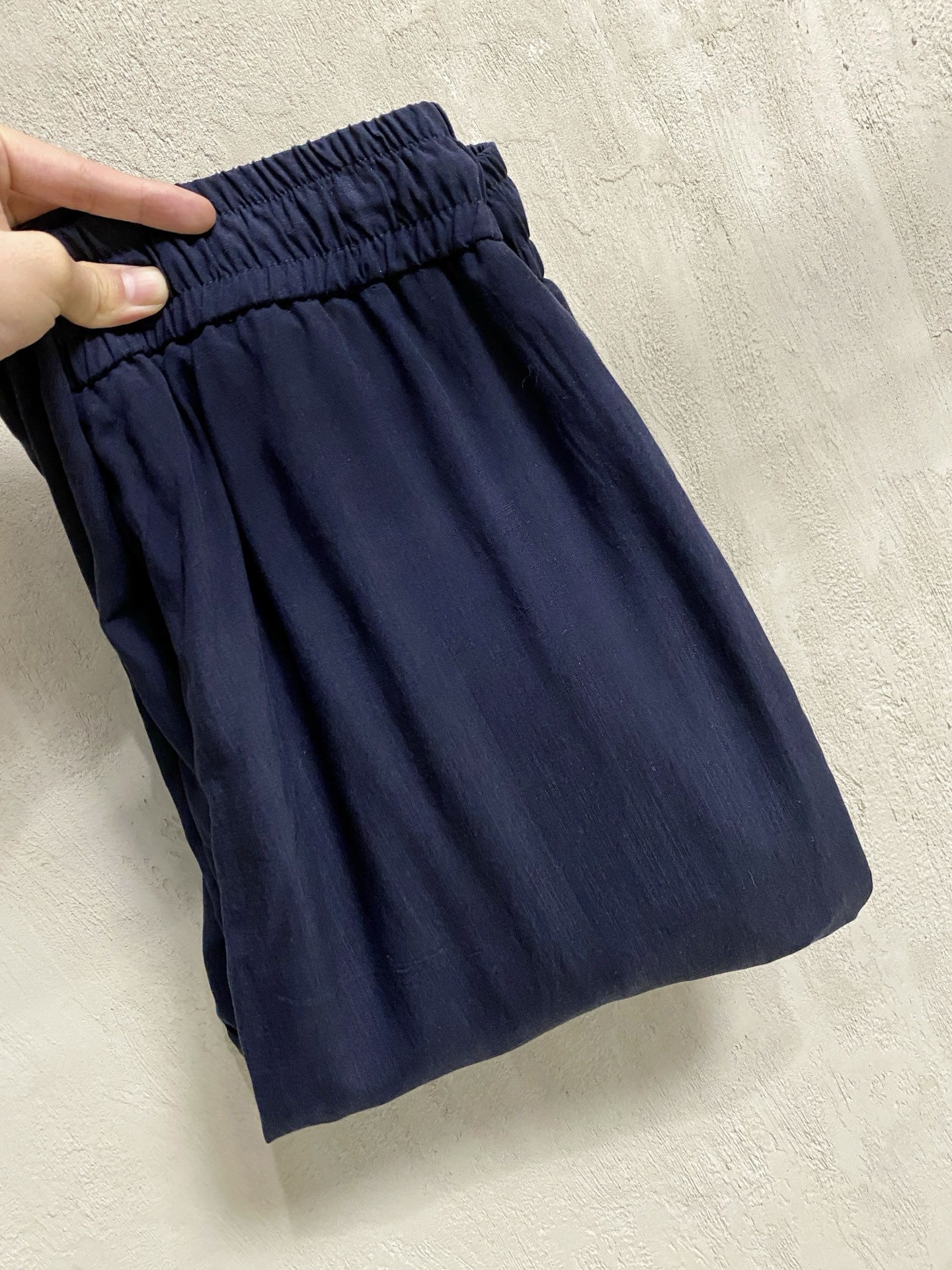 Loro Piana 春夏新款棉麻裤 26ss休闲裤金典再次出现，原单订制高品质时尚休闲裤。超级百搭款。