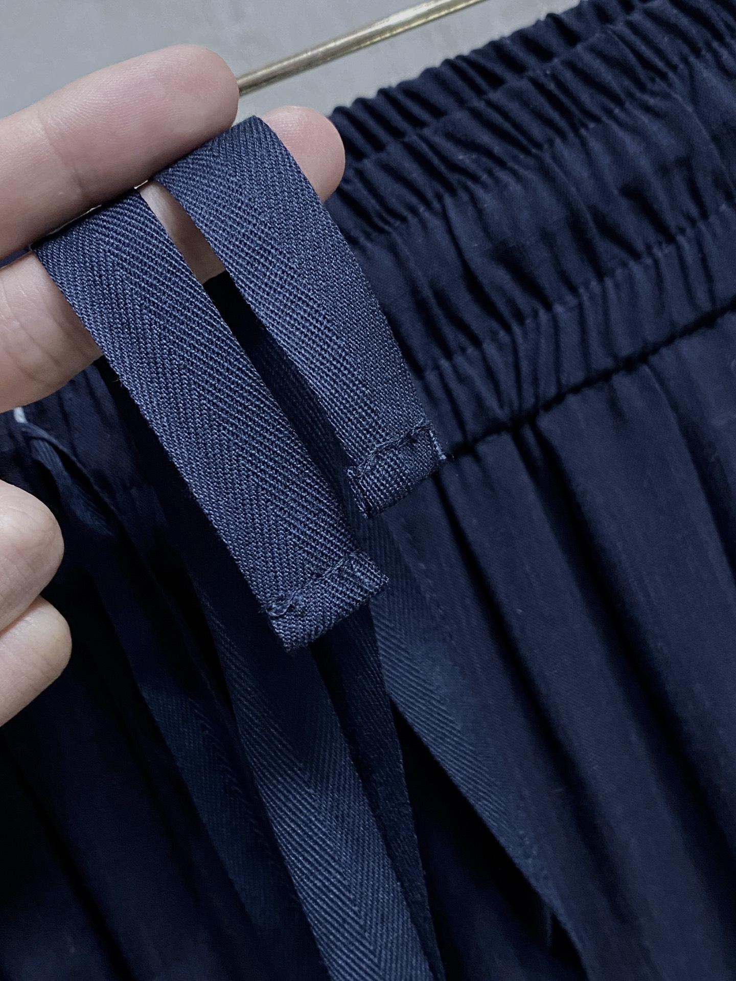 Loro Piana 春夏新款棉麻裤 26ss休闲裤金典再次出现，原单订制高品质时尚休闲裤。超级百搭款。