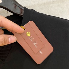 Loro Piana诺悠翩雅26ss春夏新品短袖T恤衫 极简的衣身造型!顶级针织棉质混纺质地 整体的触感 Loro Piana诺悠翩雅26ss春夏新品短袖T恤衫 极简的衣身造型!顶级针织棉质混纺质地 整体的触感