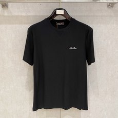 Loro Piana诺悠翩雅26ss春夏新品短袖T恤衫 极简的衣身造型!顶级针织棉质混纺质地 整体的触感 Loro Piana诺悠翩雅26ss春夏新品短袖T恤衫 极简的衣身造型!顶级针织棉质混纺质地 整体的触感