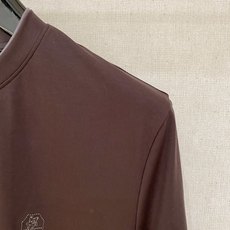 BC 春夏新品假两件短袖T恤衫 极简的衣身造型!顶级针织棉质混纺质地 整体的触感极为舒适,弹力十足亲肤效 BC 春夏新品假两件短袖T恤衫 极简的衣身造型!顶级针织棉质混纺质地 整体的触感极为舒适,弹力十足亲肤效