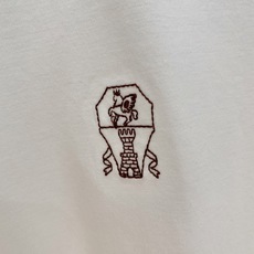 BC 春夏新品假两件短袖T恤衫 极简的衣身造型!顶级针织棉质混纺质地 整体的触感极为舒适,弹力十足亲肤效 BC 春夏新品假两件短袖T恤衫 极简的衣身造型!顶级针织棉质混纺质地 整体的触感极为舒适,弹力十足亲肤效