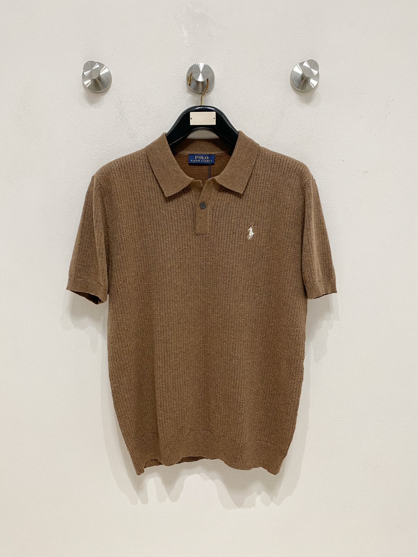 NO:938125,New knitted short-sleeve, super classic design, simple without any unnecessary cumbersomeness, a versatile item that is indispensable in the wardrobe, made of high-quality wool, super comfortable to wear, avant-garde and practical, exquisite and perfect craftsmanship, a classic in the fashion and leisure series!  Size M-3XL,,T-shirt,19860909新款针织短袖,超经典设计,简约没有任何多余累赘感,衣橱不可缺少的一件百搭单品,采用优质羊毛制作而成,穿身上超级舒适,前卫又实穿,精致完美工艺,时尚休闲系列的经典之作！ 尺码M-3XL,,T-shirt,,Men's clothing
