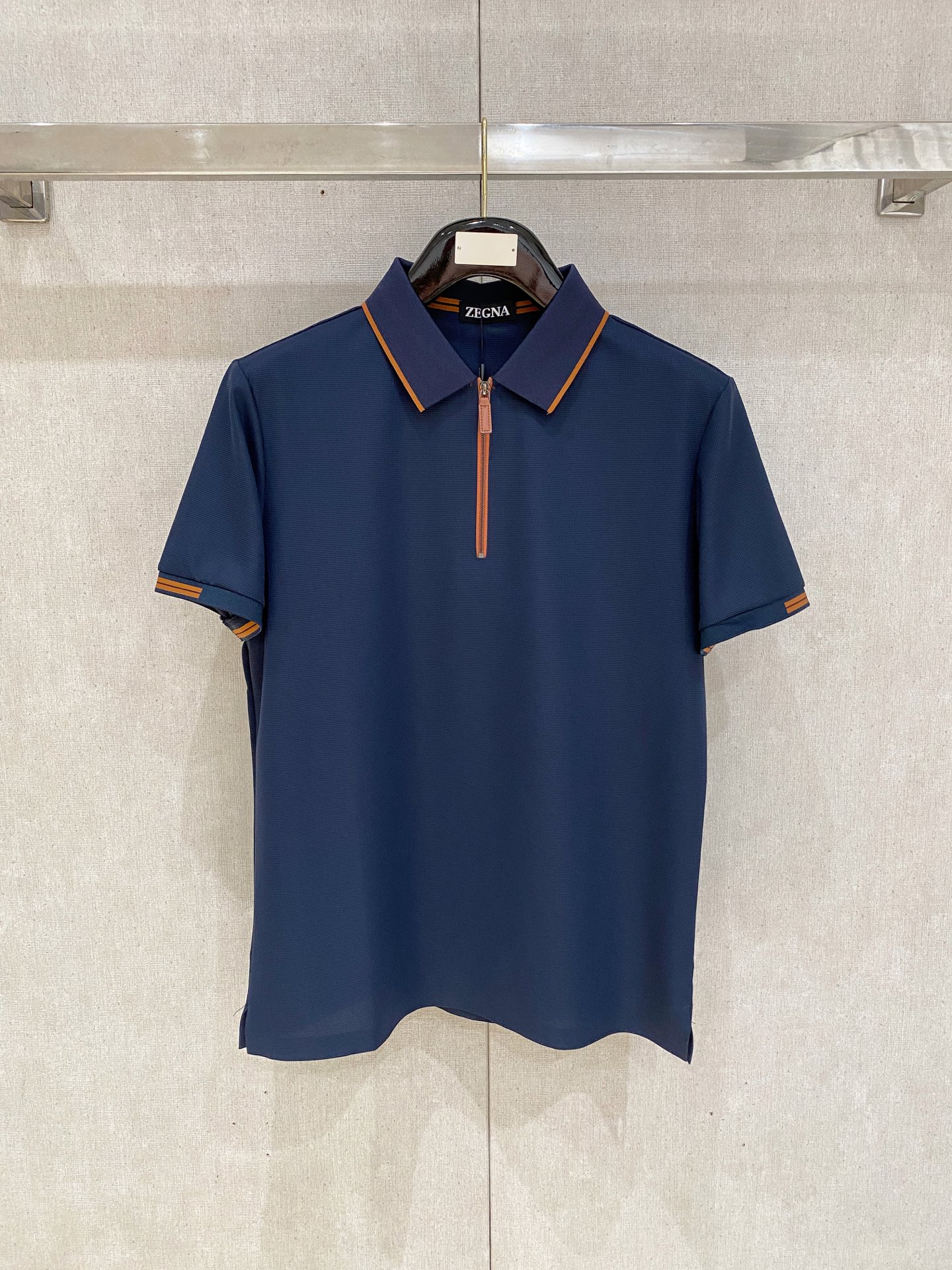 NO:836369,Zegna Zegna 2026ss new ice silk seamless polo series for spring and summer. Customized top-quality cool nylon seamless fabric, heavy craftsmanship 1:1 design, process printing fashion big-name element logos, awesome upper body shape, fine, comfortable and breathable fabrics, super good-looking and a must-have for fashionable men with any combination!  Size M-4XL,,zegna,19860909Zegna杰尼亚 2026ss春夏新款冰丝无痕polo系列.定制顶级冰爽锦氨无痕面料,重工艺1:1设计,工艺印花时尚大牌元素logo,上身版型超赞,面料细腻舒适透气,随意搭配都超级好看时尚型男必备款哦！ 尺码M-4XL,,zegna,,Men's clothing
