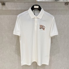 专柜还原顶级复刻版 巴宝莉(Burberry)Polo衫便是绝佳诠释。深沉而优雅的藏蓝色调,仿佛是将夜空 专柜还原顶级复刻版 巴宝莉(Burberry)Polo衫便是绝佳诠释。深沉而优雅的藏蓝色调,仿佛是将夜空