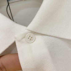 专柜还原顶级复刻版 巴宝莉(Burberry)Polo衫便是绝佳诠释。深沉而优雅的藏蓝色调,仿佛是将夜空 专柜还原顶级复刻版 巴宝莉(Burberry)Polo衫便是绝佳诠释。深沉而优雅的藏蓝色调,仿佛是将夜空