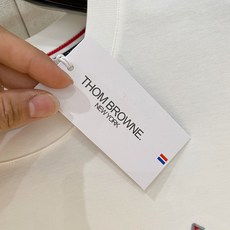 ThomBrowneTB汤姆布朗26ss春夏新品短袖T恤衫 极简的衣身造型!顶级针织棉质混纺质地 整体的 ThomBrowneTB汤姆布朗26ss春夏新品短袖T恤衫 极简的衣身造型!顶级针织棉质混纺质地 整体的