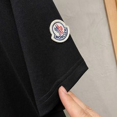 🔥🔥高定面料 2026春夏新品上市🍃时尚经典圆领短袖👍🏻时尚单品设计,更加时尚舒适,高标准定制,上身非常 🔥🔥高定面料 2026春夏新品上市🍃时尚经典圆领短袖👍🏻时尚单品设计,更加时尚舒适,高标准定制,上身非常