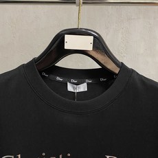 🔥🔥高定面料 2026春夏新品上市🍃时尚经典圆领短袖👍🏻时尚单品设计,更加时尚舒适,高标准定制,上身非常 🔥🔥高定面料 2026春夏新品上市🍃时尚经典圆领短袖👍🏻时尚单品设计,更加时尚舒适,高标准定制,上身非常