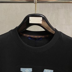 🔥🔥高定面料 2026春夏新品上市🍃时尚经典圆领短袖👍🏻时尚单品设计,更加时尚舒适,高标准定制,上身非常 🔥🔥高定面料 2026春夏新品上市🍃时尚经典圆领短袖👍🏻时尚单品设计,更加时尚舒适,高标准定制,上身非常