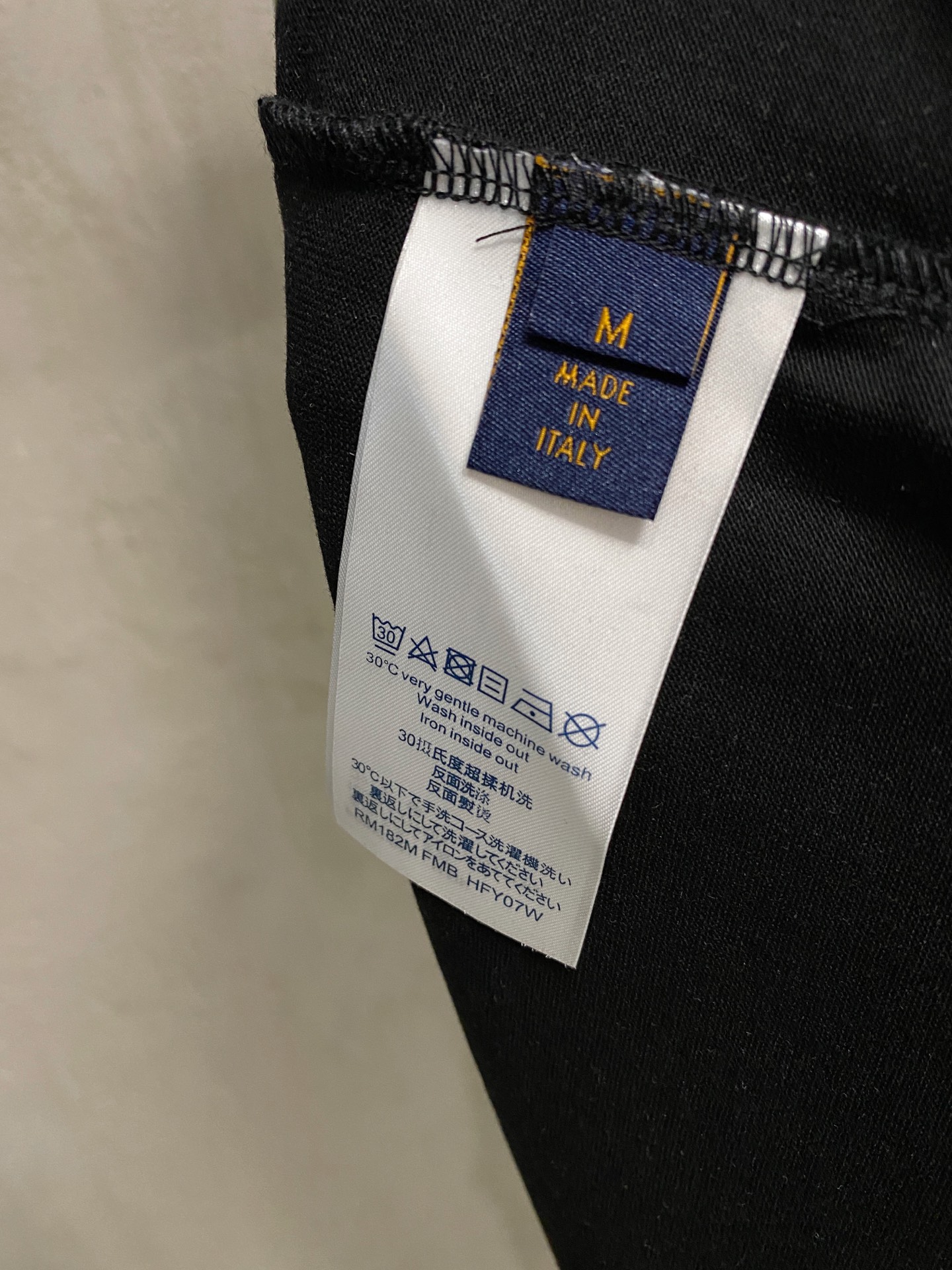 🔥🔥高定面料 2026春夏新品上市🍃时尚经典圆领短袖👍🏻时尚单品设计，更加时尚舒适，高标准定制，上身非常