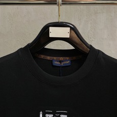 🔥🔥高定面料 2026春夏新品上市🍃时尚经典圆领短袖👍🏻时尚单品设计,更加时尚舒适,高标准定制,上身非常 🔥🔥高定面料 2026春夏新品上市🍃时尚经典圆领短袖👍🏻时尚单品设计,更加时尚舒适,高标准定制,上身非常