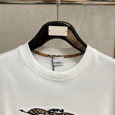 🔥🔥高定面料 2026春夏新品上市🍃时尚经典圆领短袖👍🏻时尚单品设计,更加时尚舒适,高标准定制,上身非常 🔥🔥高定面料 2026春夏新品上市🍃时尚经典圆领短袖👍🏻时尚单品设计,更加时尚舒适,高标准定制,上身非常