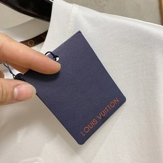 🔥🔥高定面料 2026春夏新品上市🍃时尚经典圆领短袖👍🏻时尚单品设计,更加时尚舒适,高标准定制,上身非常 🔥🔥高定面料 2026春夏新品上市🍃时尚经典圆领短袖👍🏻时尚单品设计,更加时尚舒适,高标准定制,上身非常