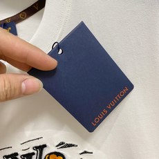 🔥🔥高定面料 2026春夏新品上市🍃时尚经典圆领短袖👍🏻时尚单品设计,更加时尚舒适,高标准定制,上身非常 🔥🔥高定面料 2026春夏新品上市🍃时尚经典圆领短袖👍🏻时尚单品设计,更加时尚舒适,高标准定制,上身非常