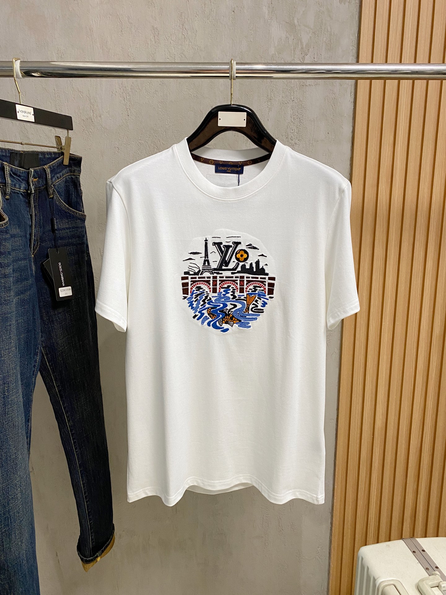 🔥🔥高定面料 2026春夏新品上市🍃时尚经典圆领短袖👍🏻时尚单品设计，更加时尚舒适，高标准定制，上身非常