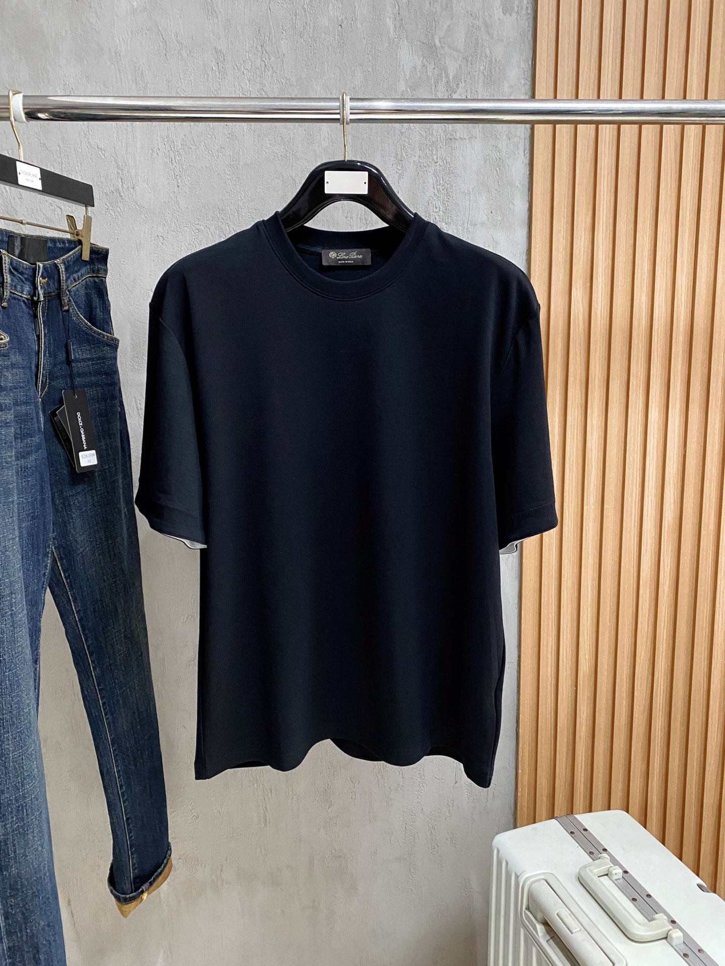 NO:841376,LP 1916 new men's casual high-end customization, high version, fashionable and versatile, loose version, super soft and delicate, skin-friendly and comfortable to wear, high-end boutique. Avant-garde style, charming and comfortable, great for the upper body, men's must-have items, complete with three standards, size M-2Xl,,loro piana,19860909LP 1916 新款男士休闲高端定制 高版本 时尚百搭爆款宽松版型手感超柔软细腻 穿着亲肤舒适 高端精品.前卫风格魅力舒适, 上身非常赞 男士必备单品 三标齐全 尺码M-2Xl,,loro piana,,Men's clothing