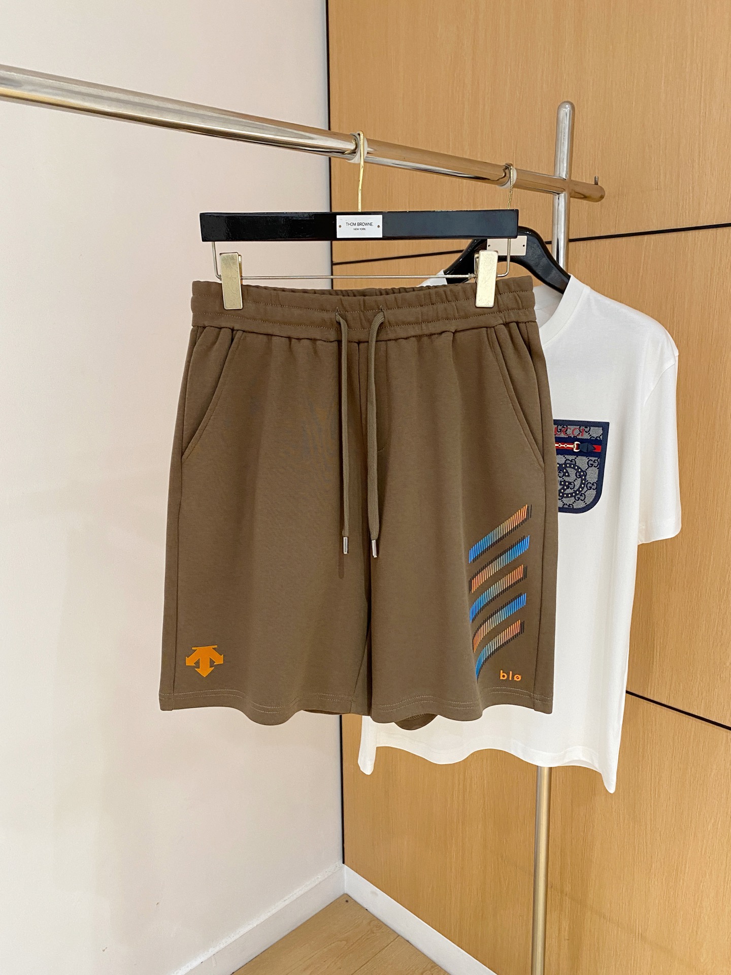 NO:918440,Descente 2026 spring and summer new casual shorts!  On sale simultaneously on the official website. Customized brand classic LOGO, customized fabrics, excellent comfort, strong touch. Highly identifiable, perfect appearance and craftsmanship. Sizes M-3XL,,shorts,19860909迪桑特2026春夏新款休闲短裤！官网同步发售.定制品牌经典LOGO,定制面料,舒适度极好,手触感强烈.辨识度极高,完美品相工艺. 尺码M-3XL,,shorts,,Men's clothing