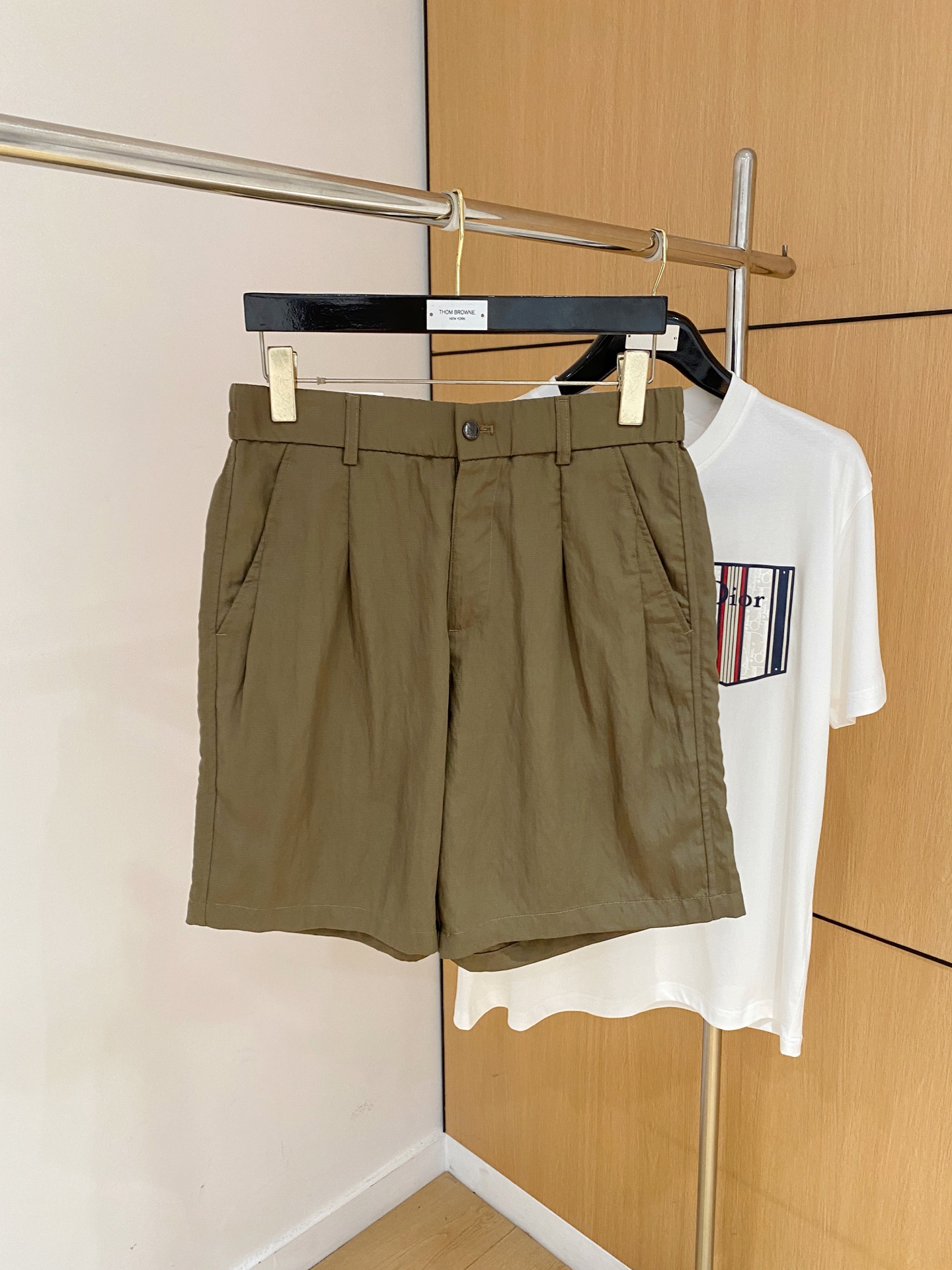 NO:936277,Loewe's 2026 spring and summer new casual shorts!  On sale simultaneously on the official website. Customized brand classic LOGO, customized fabrics, excellent comfort, strong touch. Highly recognizable, perfect appearance and craftsmanship. Sizes M-4XL,,loewe,shorts,19860909罗意威2026春夏新款休闲短裤！官网同步发售.定制品牌经典LOGO,定制面料,舒适度极好,手触感强烈.辨识度极高,完美品相工艺. 尺码M-4XL,,loewe,shorts,,Men's clothing