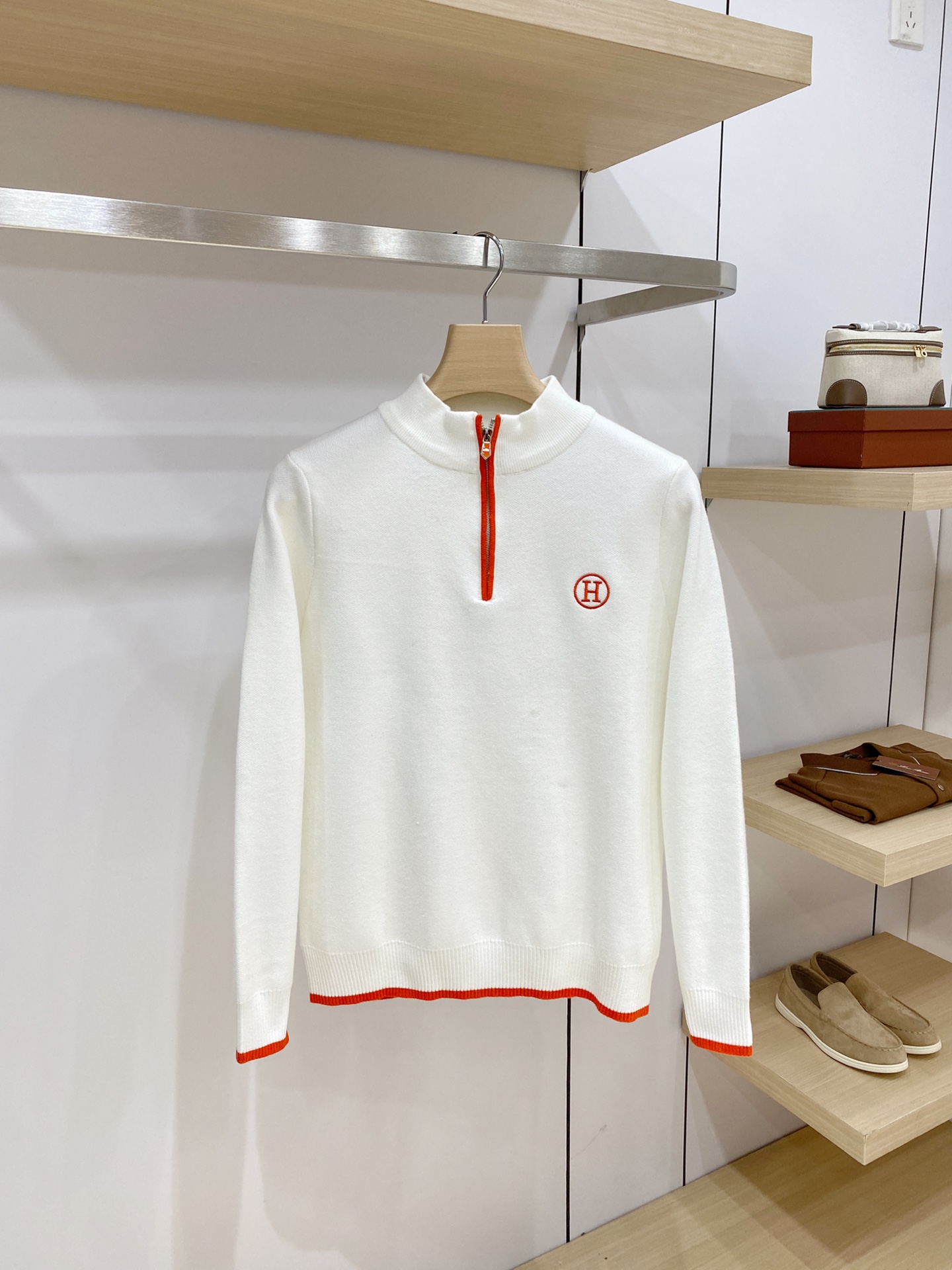 2026 . . Logo . . . . . . . . . . HOLD ​ :M-3XL Hermes Novità Maglia Maglione