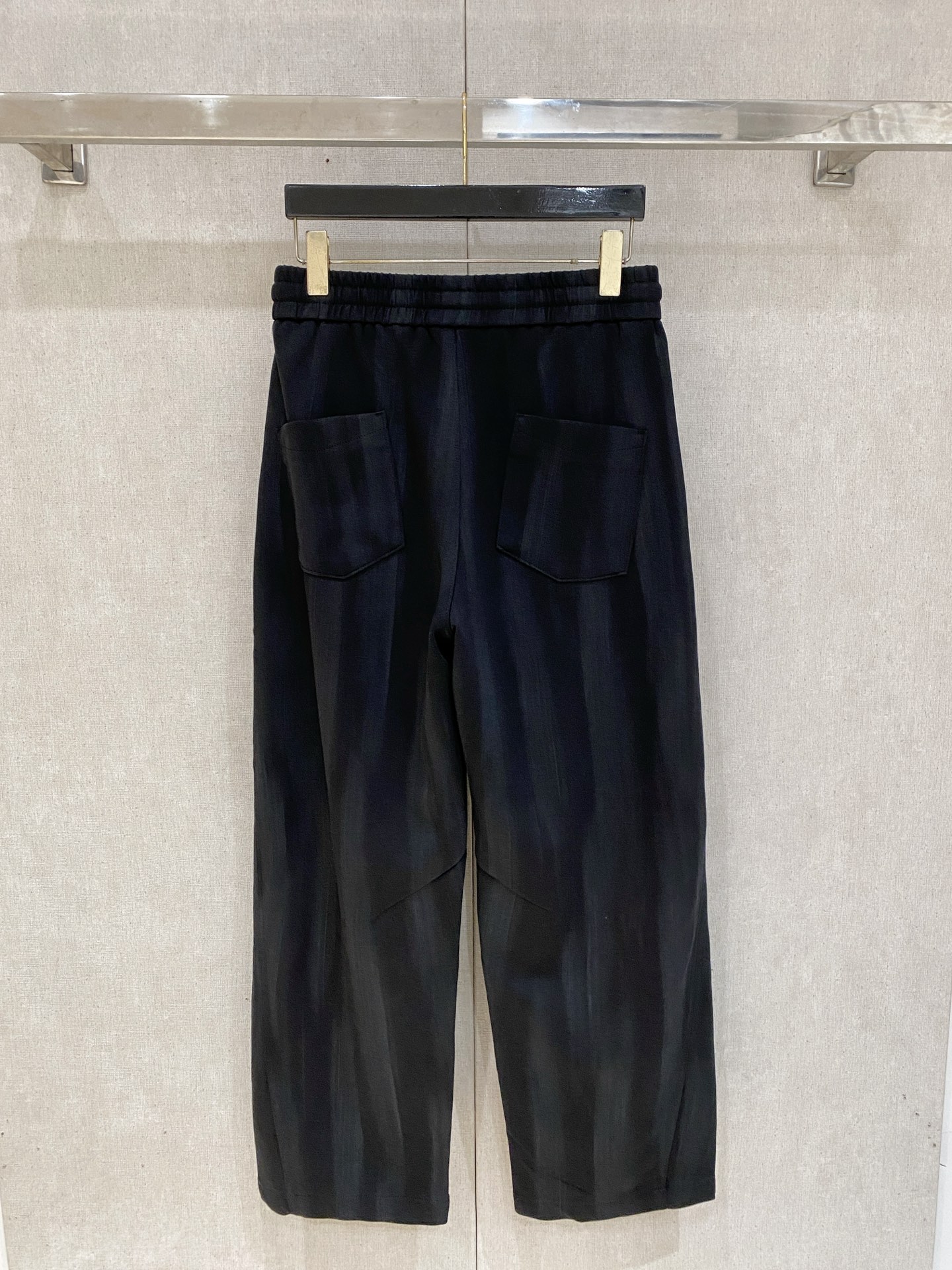 026秋冬Balenciaga巴黎世家渐变扎染直筒卫裤 男士休闲长裤 ✅渐变扎染肌理，复古做旧，层次丰富 ✅厚实棉质面料
