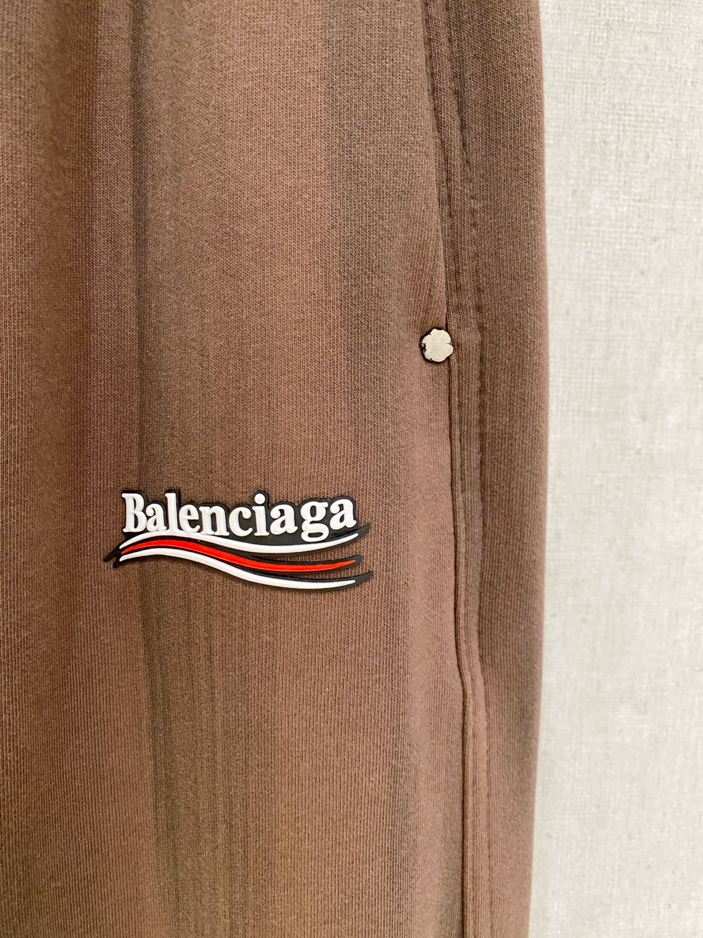 026秋冬Balenciaga巴黎世家渐变扎染直筒卫裤 男士休闲长裤 ✅渐变扎染肌理，复古做旧，层次丰富 ✅厚实棉质面料