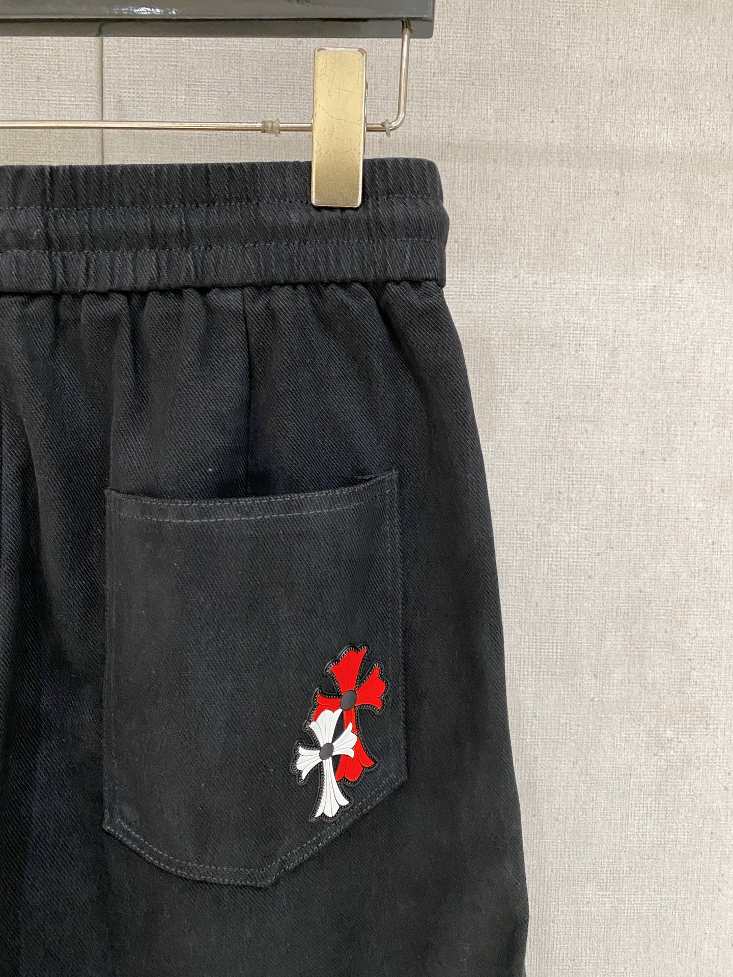2026秋冬克罗心系工装裤 男士宽松阔腿休闲长裤 ✅秋冬加厚工装面料，挺括抗风，质感做旧水洗工艺 ✅抽绳松紧腰头，自在舒
