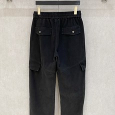 2026秋冬普拉达男士水洗工装裤 宽松弯刀直筒休闲长裤 ✅重磅水洗工装面料,厚实耐磨,做旧复古质感 ✅抽绳松紧腰,适配多 2026秋冬普拉达男士水洗工装裤 宽松弯刀直筒休闲长裤 ✅重磅水洗工装面料,厚实耐磨,做旧复古质感 ✅抽绳松紧腰,适配多